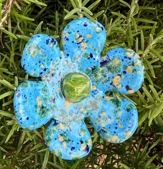 Flower Art Stakes - Blue with Green center