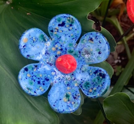 Flower Art Stake - Blue with Red center