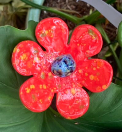 Flower Art Stake - Red with Blue center